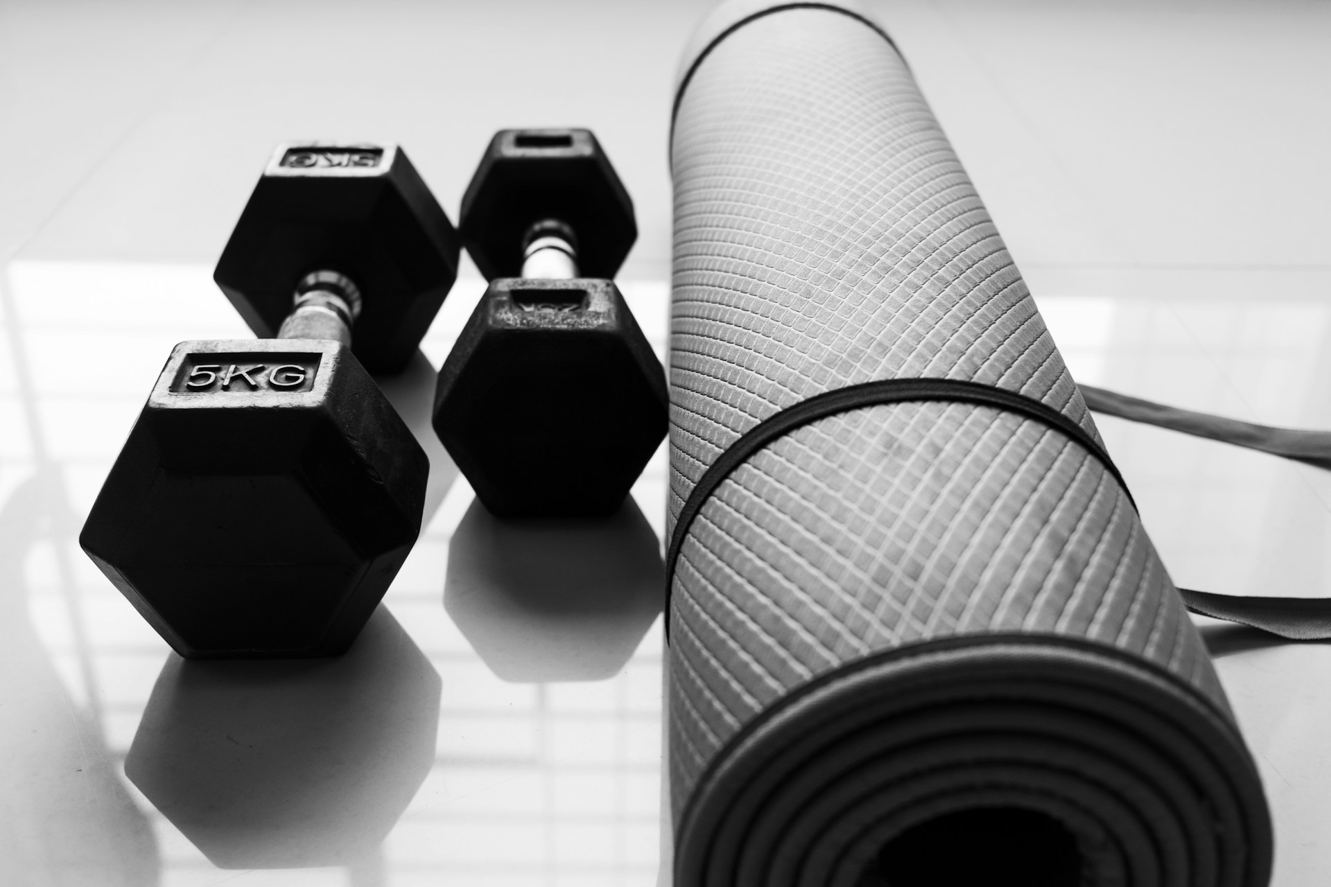 Strength training with dumbbells for beginners