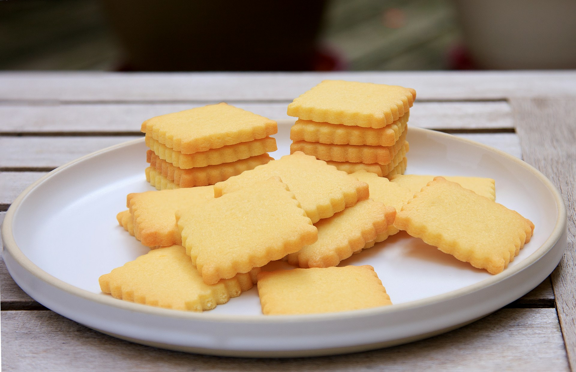 Easy keto snacks for work with cheese crisps